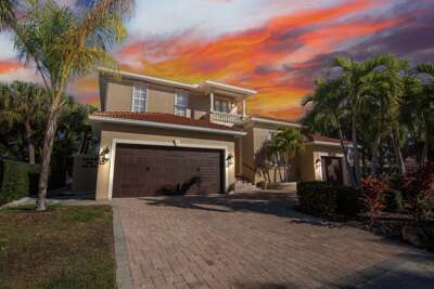 Treasure on the Canal by Siesta Luxury Rental Properties