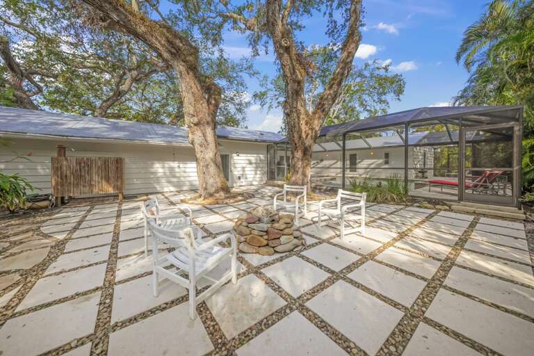 The Shaded Sanctuary - Siesta Key Luxury Rental Properties