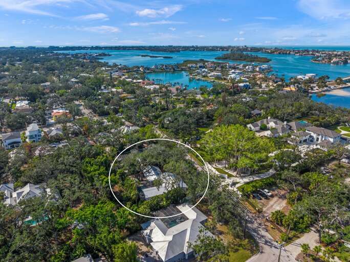 The Shaded Sanctuary - Siesta Key Luxury Rental Properties