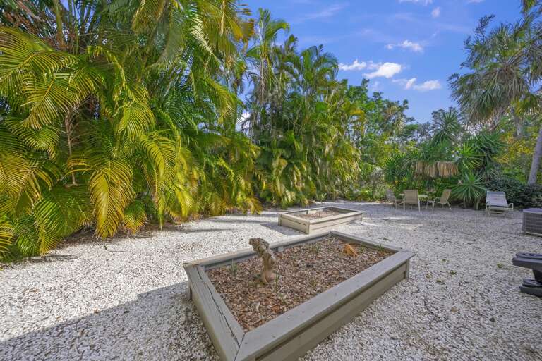 The Shaded Sanctuary - Siesta Key Luxury Rental Properties