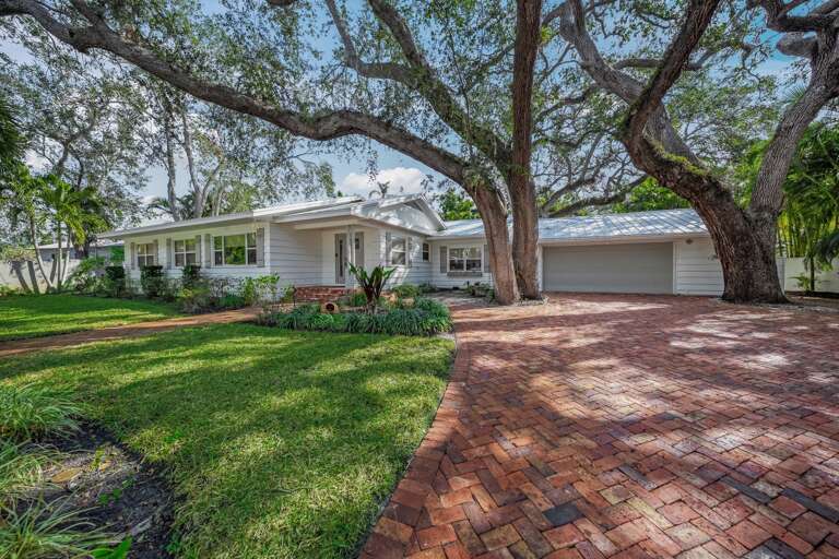 The Shaded Sanctuary - Siesta Key Luxury Rental Properties