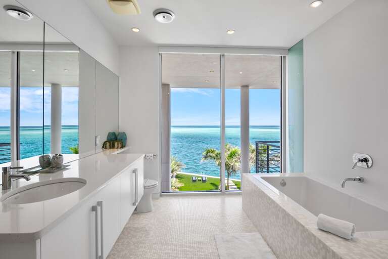 Second Ensuite Bathroom, with direct Gulf views from the tub!