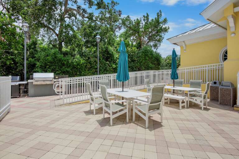 Outdoor Dining, Grill