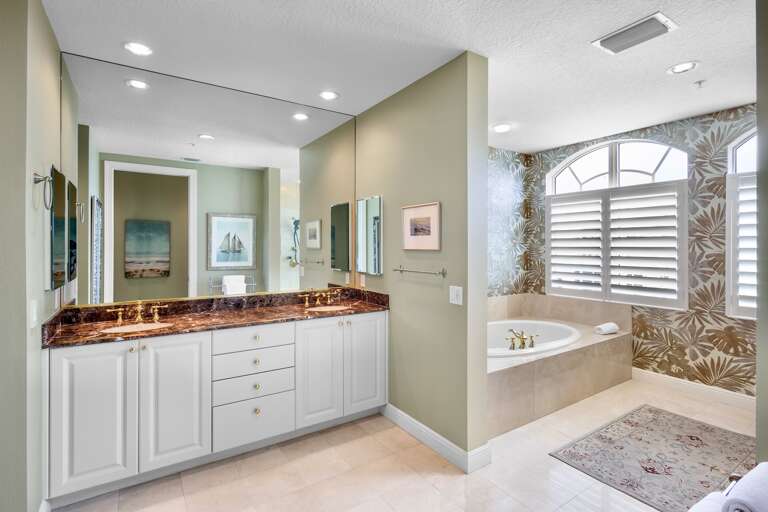 Primary Bathroom, Ensuite