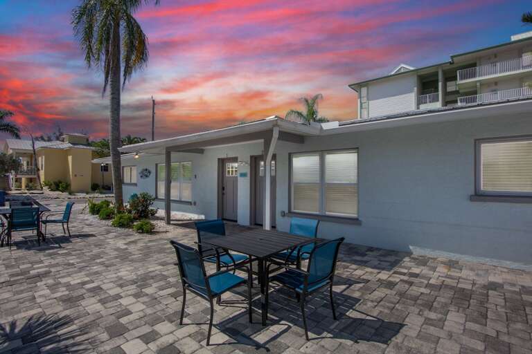 Alfresco Dining for Four Guests