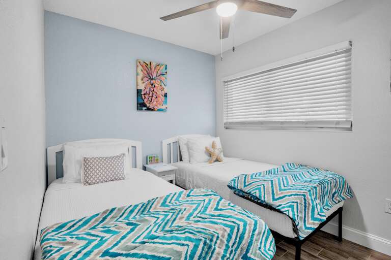 Second Bedroom, Two Twin Beds