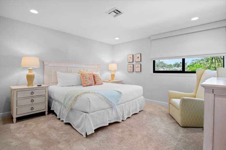 Second Bedroom (2nd Floor), King bed