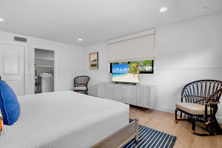 Fourth Bedroom (Ground Floor), King bed