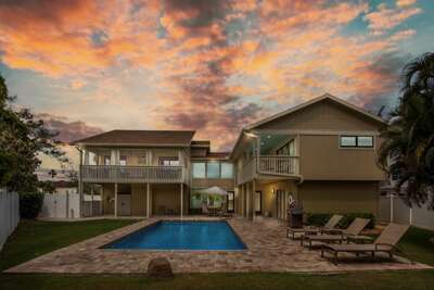Private Pool with Sun Loungers