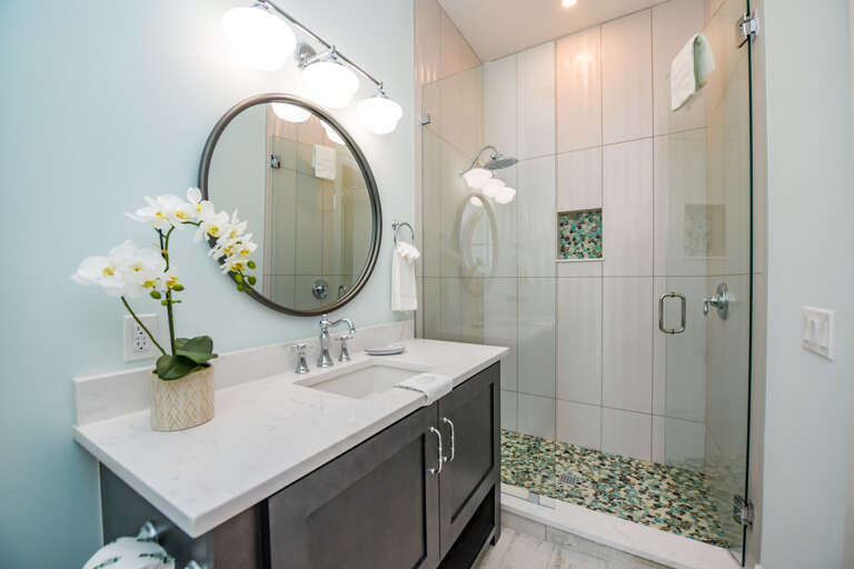 Sixth Bedroom (2nd floor), Ensuite Bathroom