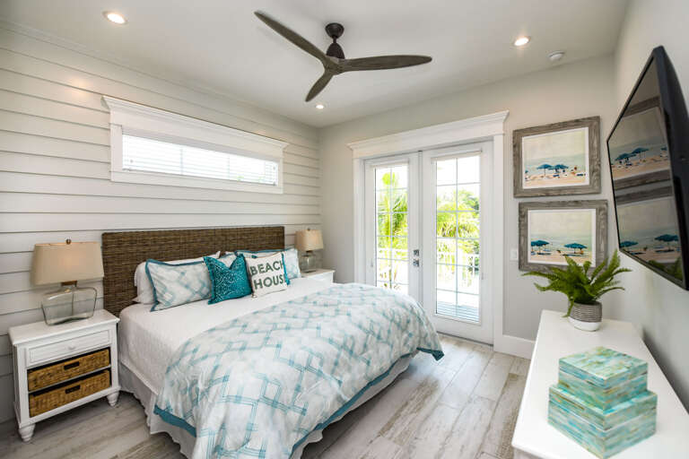 Fifth Bedroom (2nd floor), King bed