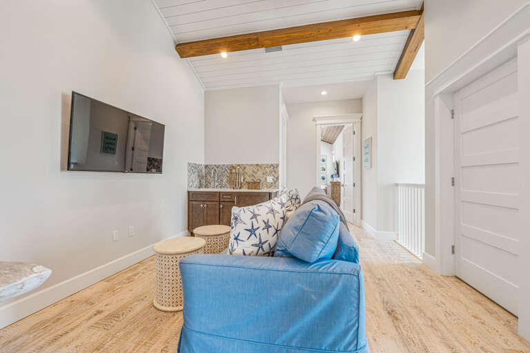 Top Floor Den