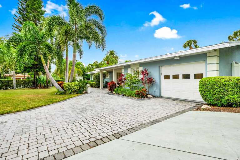 Off Street Parking - Blue Palm by Lido Key Vacations
