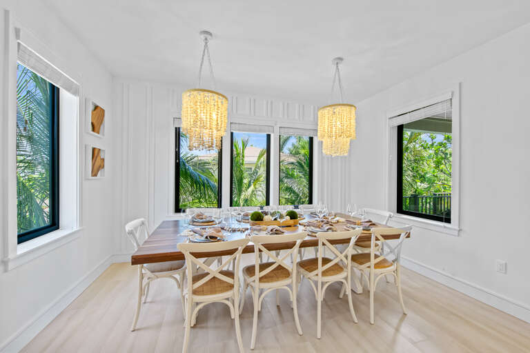 Dining Space for Group Gatherings