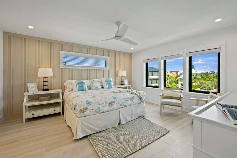 Fourth Bedroom (2nd floor): King bed