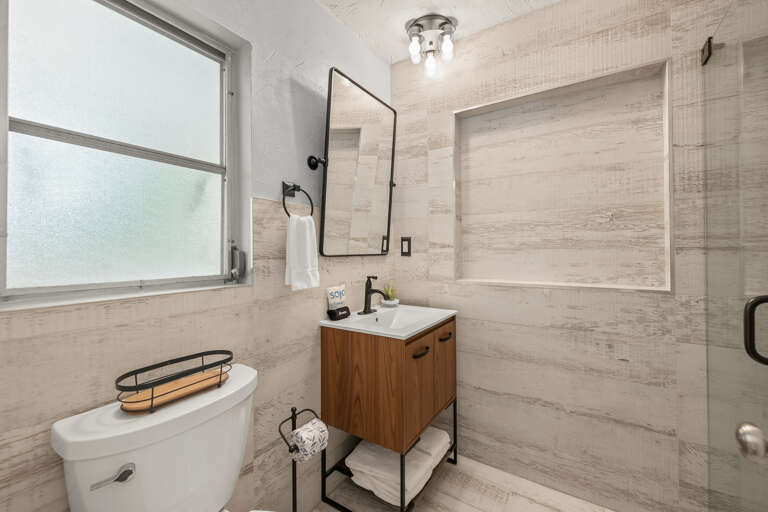 Second Bedroom (Main Cottage), Ensuite Bathroom