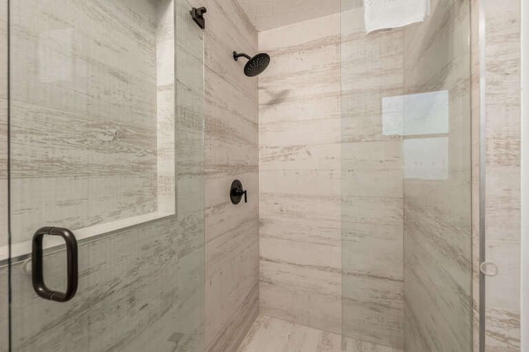 Second Bedroom (Main Cottage), Ensuite bathroom with walk-in shower