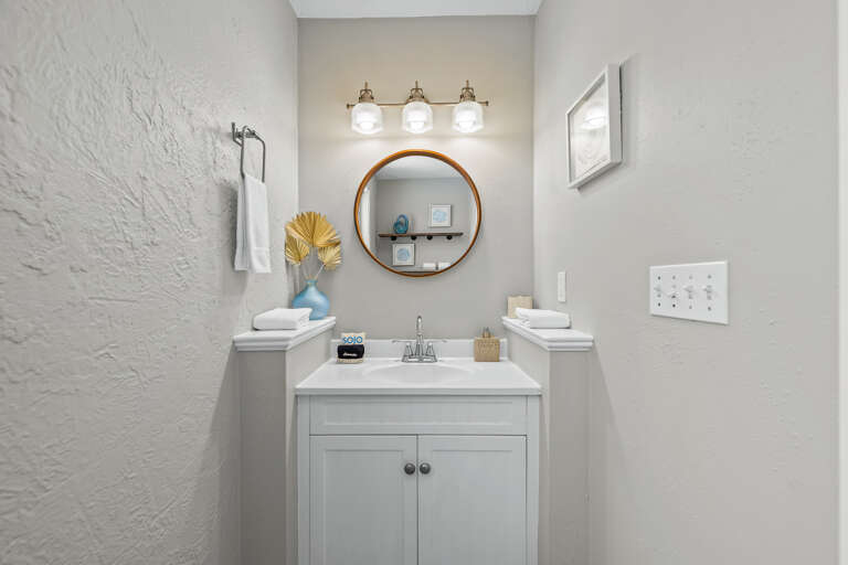 Third Bedroom (Second Cottage), Ensuite Bathroom