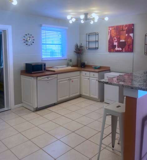 Kitchenette (Second Cottage)