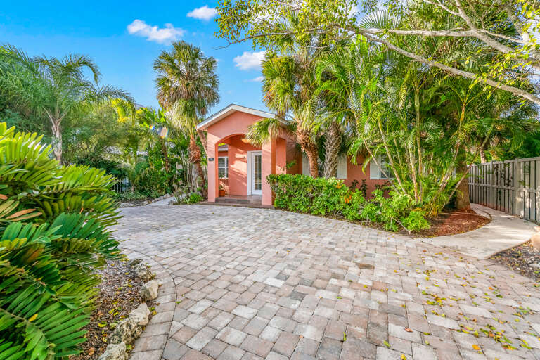 The Pink Flamingo - Lido Key Vacations