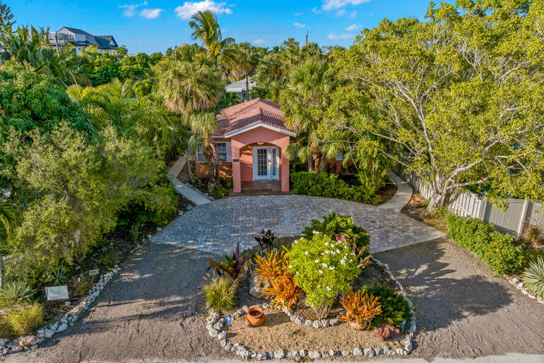 The Pink Flamingo - Lido Key Vacations
