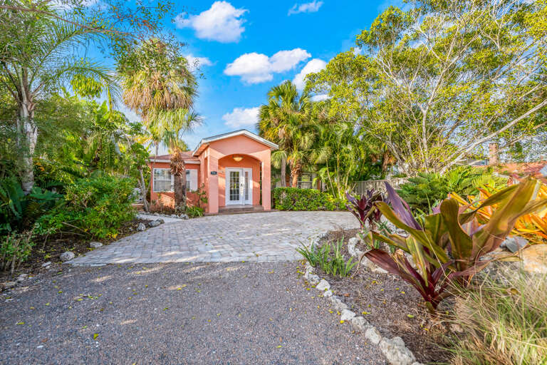 The Pink Flamingo - Lido Key Vacations