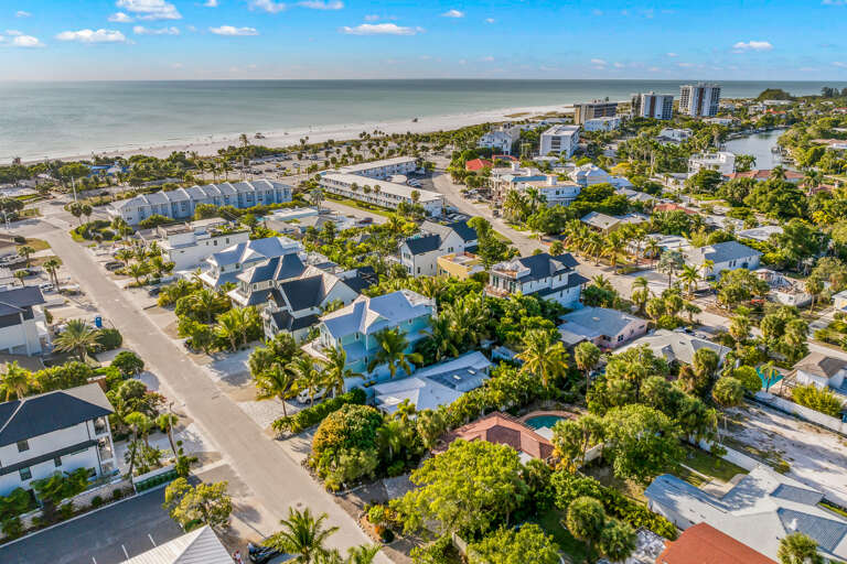 The Pink Flamingo - Lido Key Vacations