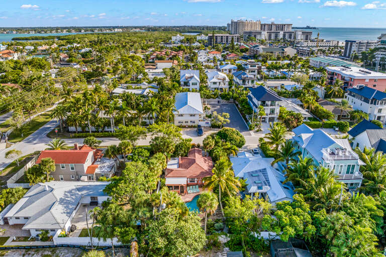 The Pink Flamingo - Lido Key Vacations