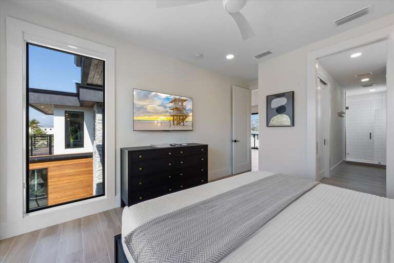 Fifth Bedroom, King