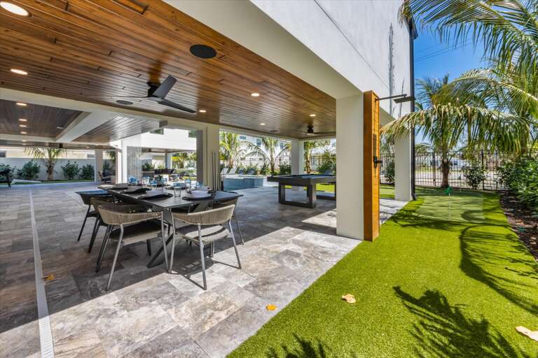 Outdoor Dining for Eight