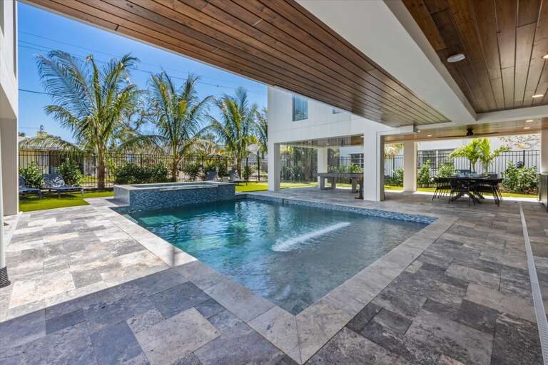Pool, Spa and Waterfall!