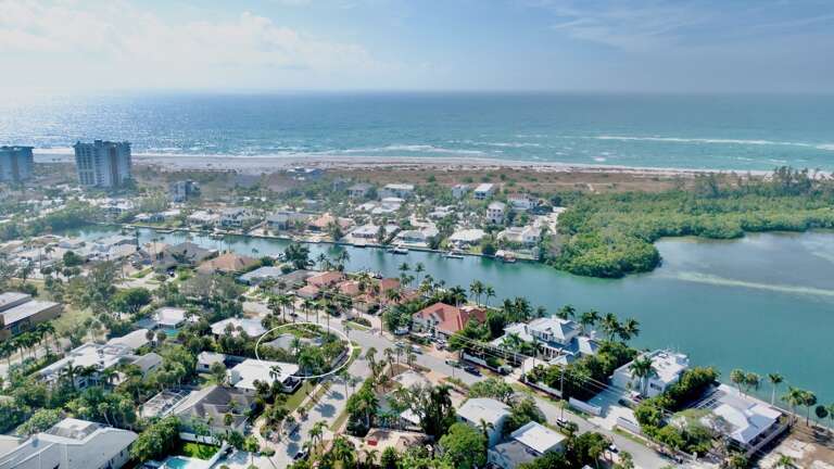 Perfect location near the bay