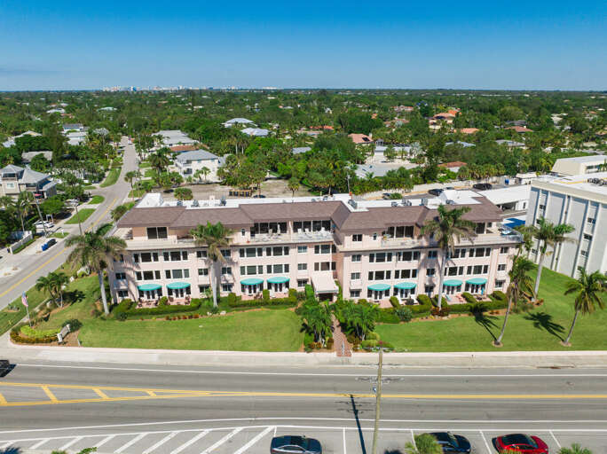 Sunset Royale - Tropical Sands Accommodations