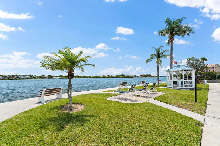 Lounge Chairs - Harbor Towers
