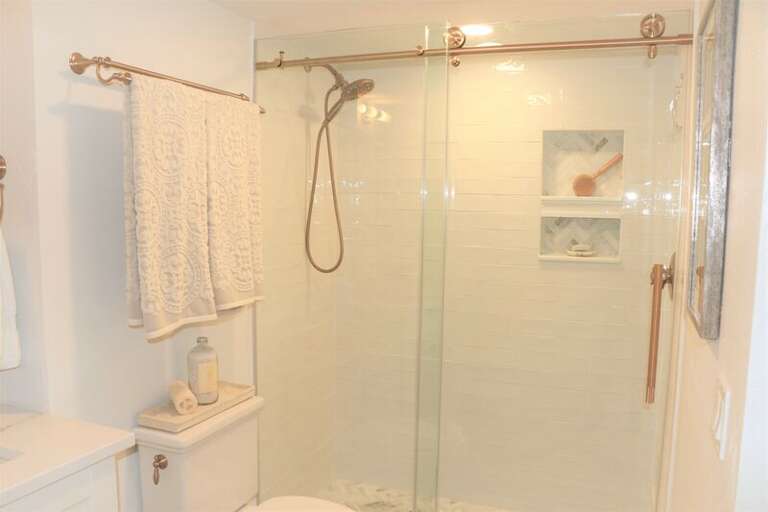 Primary Bathroom, Ensuite