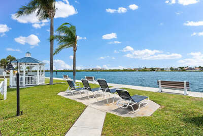 Waterside Lounge Chairs - Harbor Towers