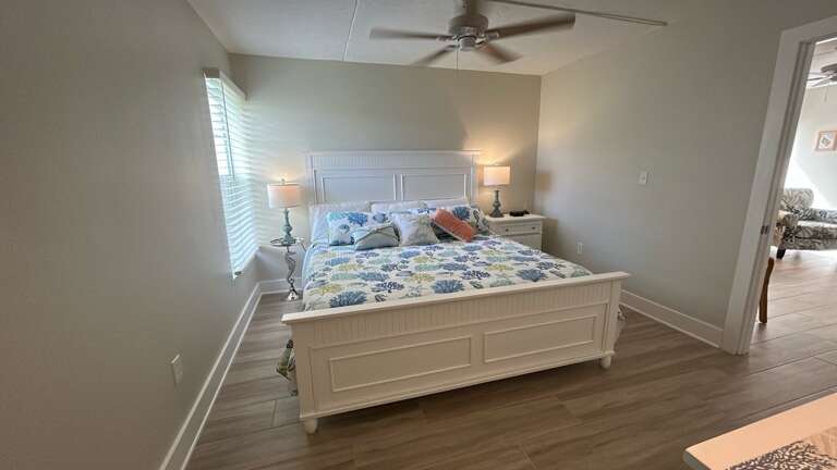 Master Bedroom, King bed