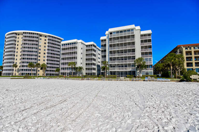 Beachfront condo with Gulf views