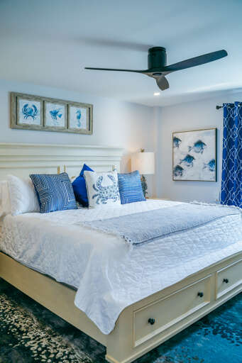 Master Bedroom, King Bed