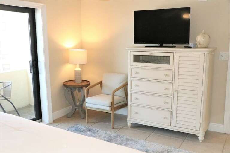 Primary Bedroom, King bed