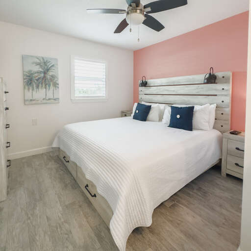 Master Bedroom, King Bed