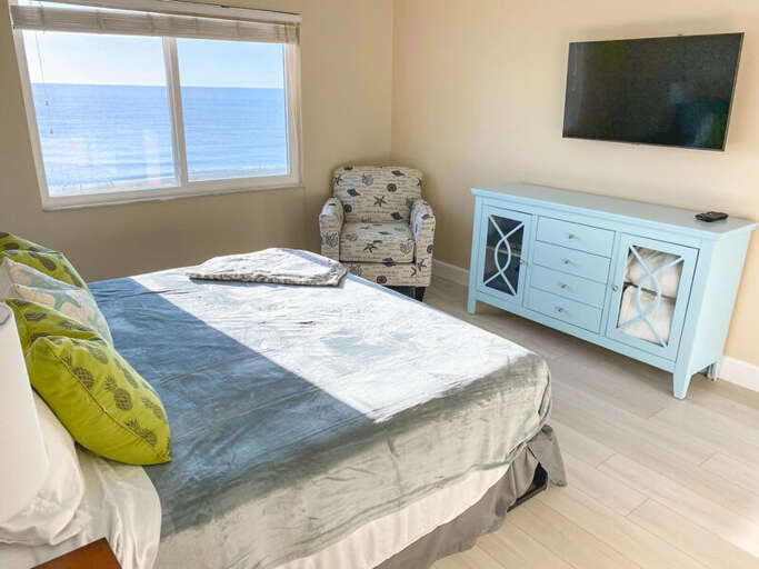 Primary Bedroom, King bed