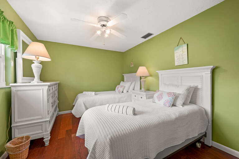 Second Bedroom - Two Twins