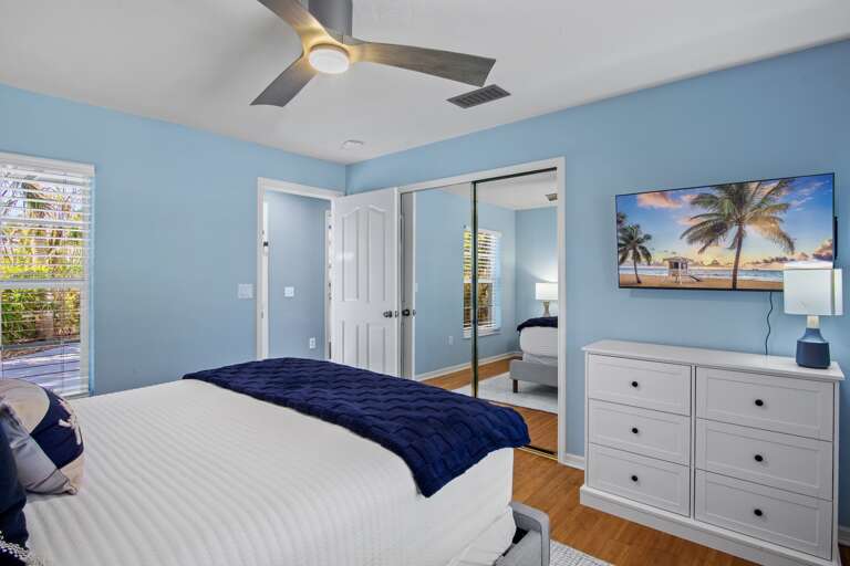 Fourth Bedroom, Queen