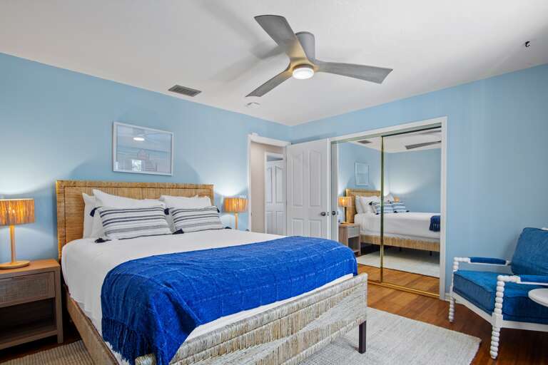 Second Bedroom, Queen