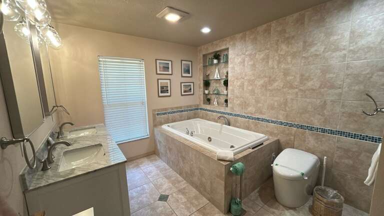 Primary Bathroom, Ensuite