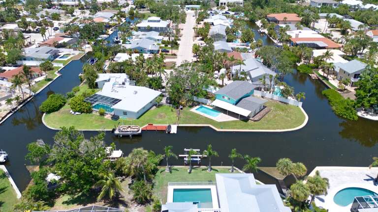Leona Breeze by Tropical Sands Accommodations