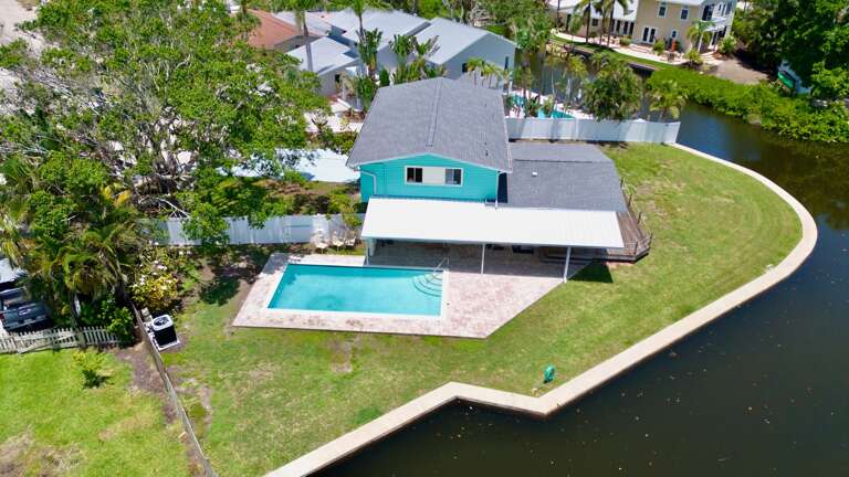 Leona Breeze by Tropical Sands Accommodations
