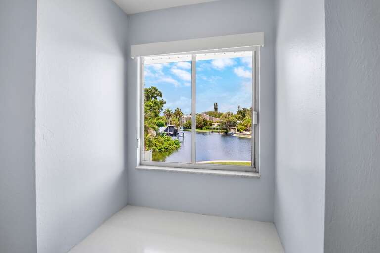 Fourth Bedroom, Full