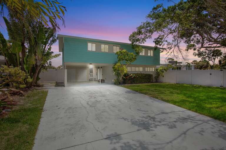 Leona Breeze by Tropical Sands Accommodations